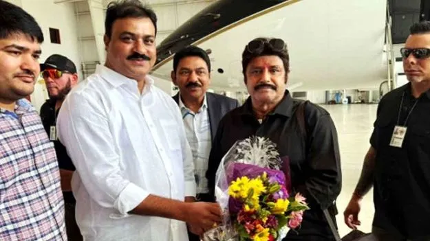 NRI: నాట్స్ సభలకు టాంపా చేరుకున్న నందమూరి బాలకృష్ణ