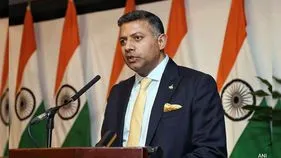 Oil Trade: మా ఆర్థిక వ్యవస్థను ఆపేయమంటారా? రష్యా చమురు కొనుగోలుపై భారత రాయబారి ఘాటు వ్యాఖ్యలు..