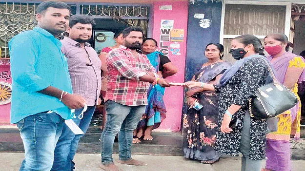 housing: గృహహక్కు లేదు.. నగదూ లేదు!