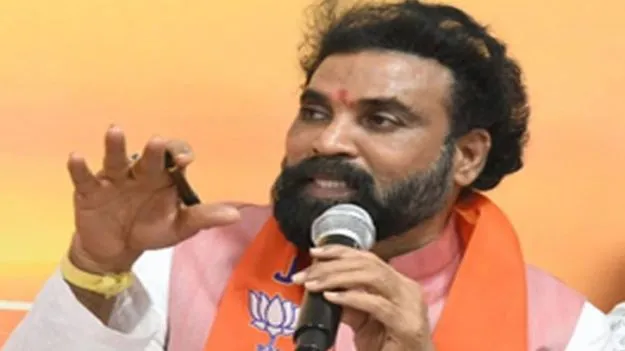 Sri Ramulu: మాజీ మంత్రి శ్రీరాములు సంచలన కామెంట్స్.. మట్టి తినే దుస్థితికి తెచ్చారు