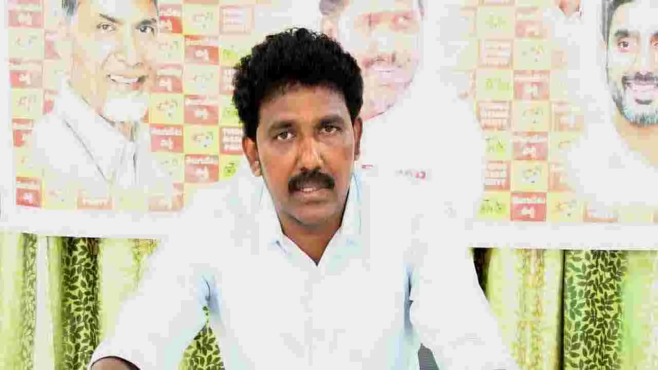  MLA: తల్లి, చెల్లిని గెంటేసి, ఇప్పుడు మహిళలపై సానుభూతి..