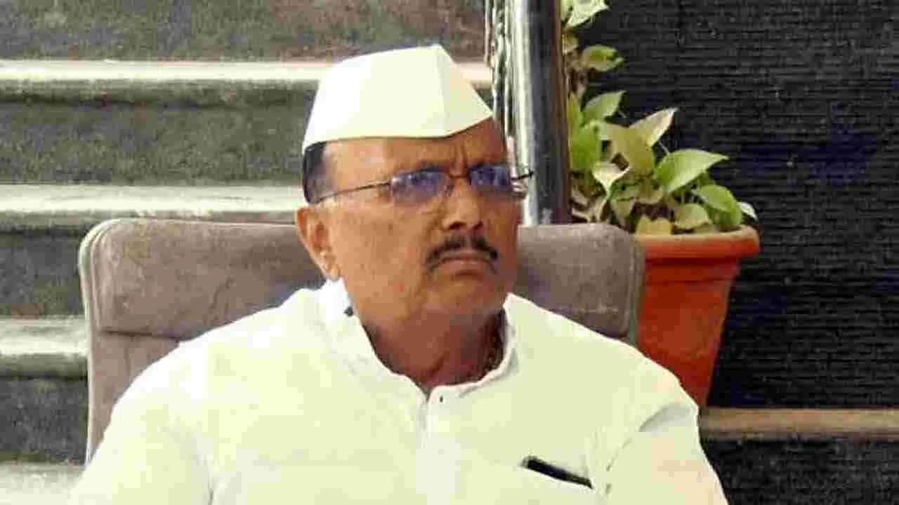 MLA: లంచం ఇస్తేనే ఇళ్ల మంజూరు.. హౌసింగ్‌ శాఖలో పైసలతోనే పని 