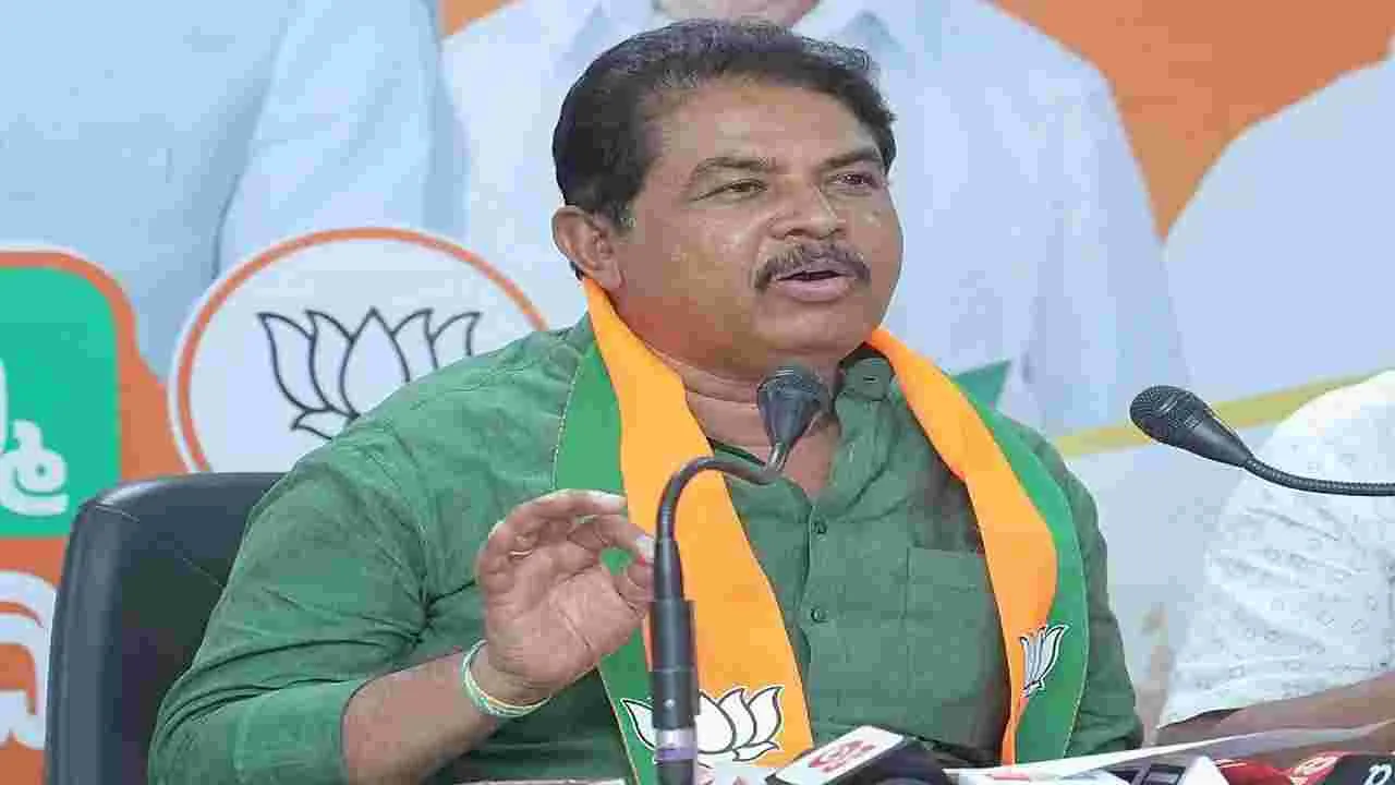 Bengaluru News: ప్రతిపక్ష నేత ఎద్దేవా.. మరో మూడేళ్లు సీఎంగా సిద్దరామయ్య.. అదే ఆరో గ్యారెంటీ