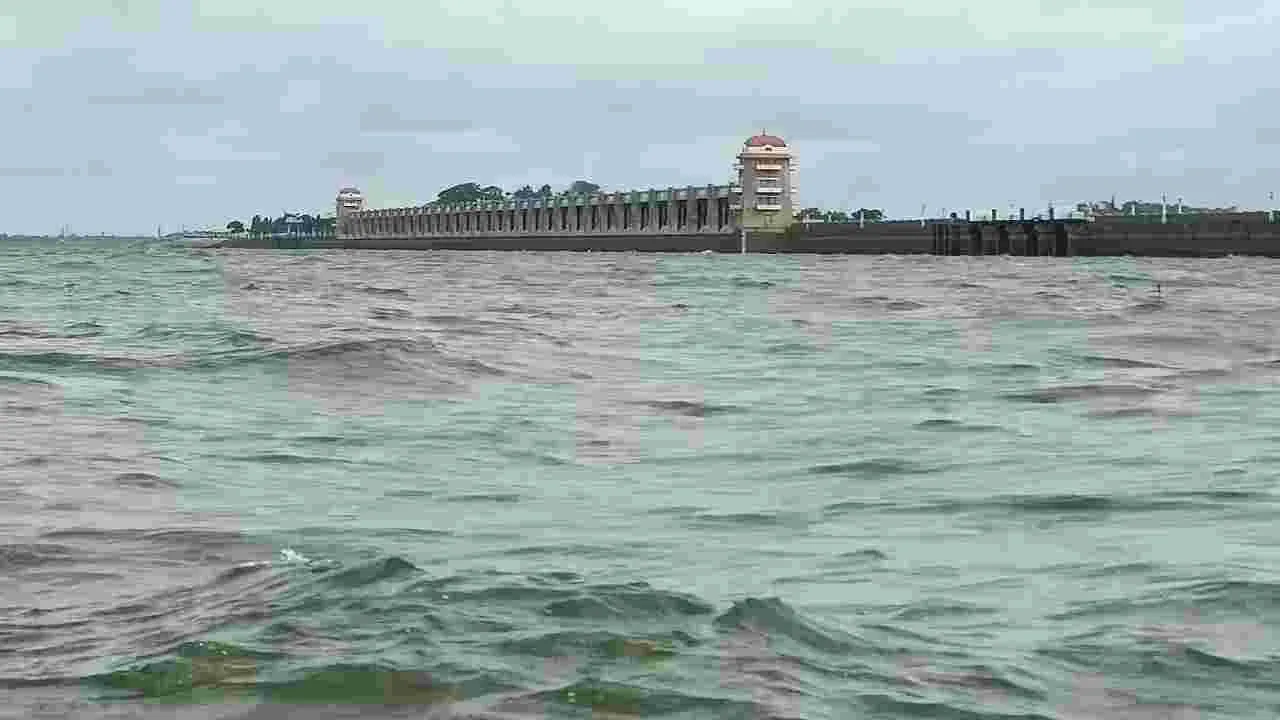 Tungabhadra River: తుంగభద్రకు వరద తగ్గుముఖం..