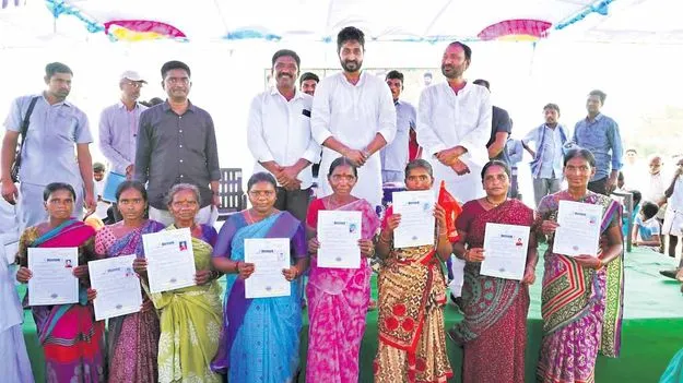  పేదల సంక్షేమమే ప్రభుత్వ లక్ష్యం 