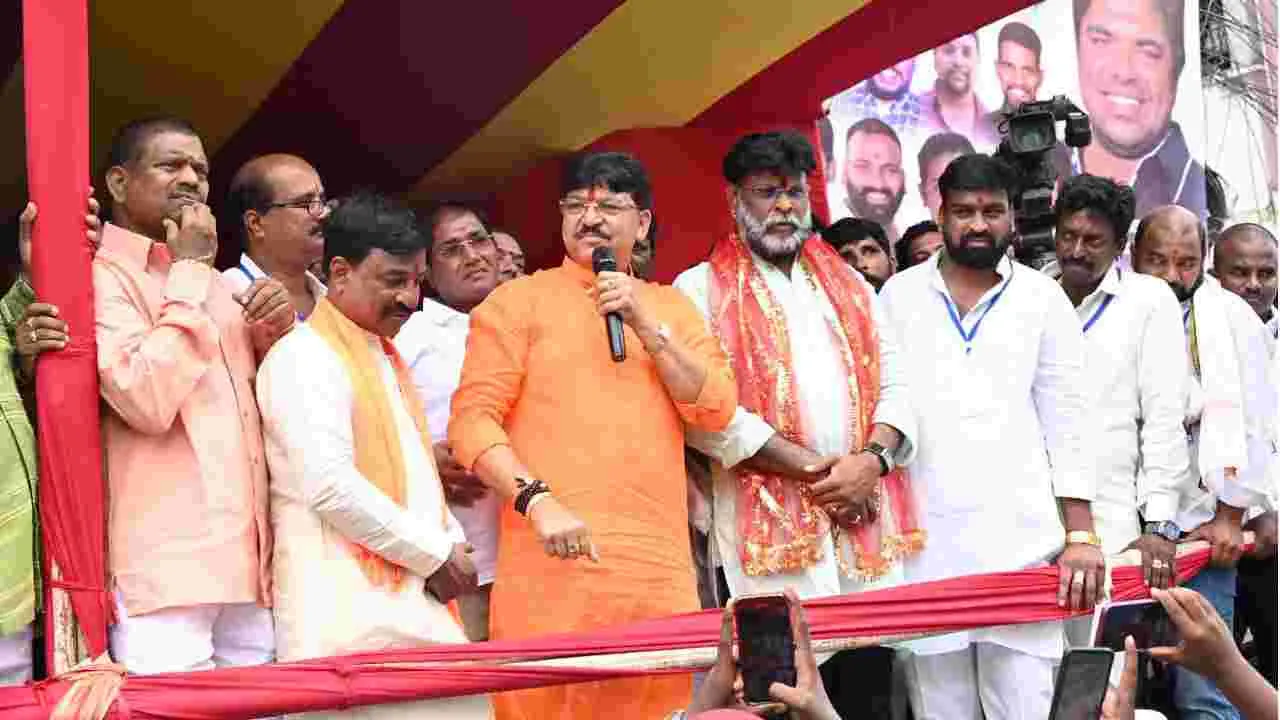 Hyderabad Bonalu: రాజధానిలో బోనమెత్తిన పొలిటికల్ లీడర్లు
