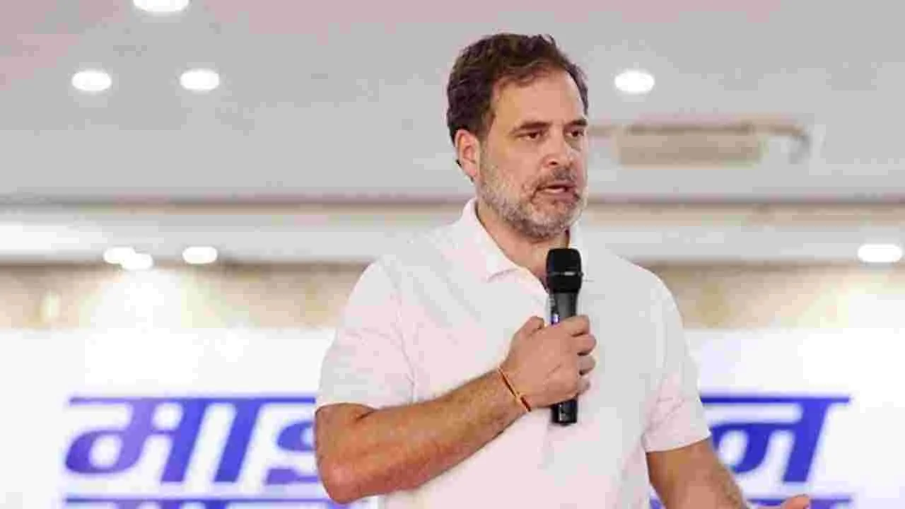 EC vs Rahul Gandhi: వెనక్కి తగ్గని రాహుల్.. ఈసీ ముందు రెండు డిమాండ్లు