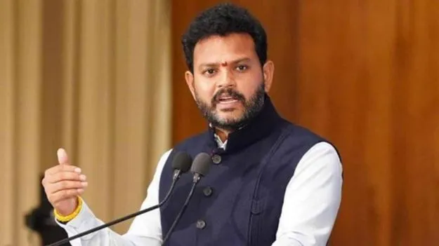 Air India Plane Crash: విమాన ప్రమాదంపై ఇప్పుడే ఏ నిర్ణయానికి రావొద్దు... కేంద్ర మంత్రి