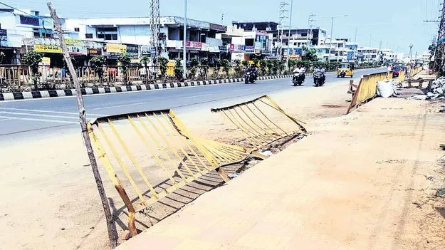  నడకదారిలో గ్రిల్స్‌ మాయం?