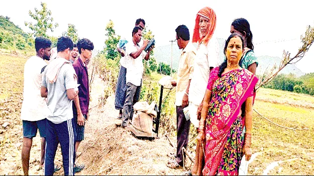 Ration distribution: పొలాల గట్లపై రేషన్‌