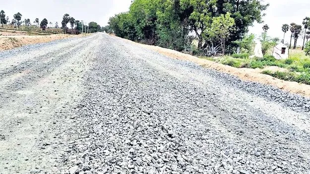  నత్తనడకన రోడ్డు పనులు