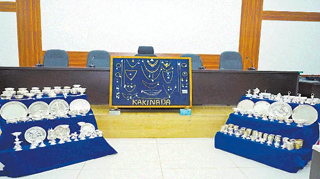 కన్ను పడితే.. ఇల్లు ఖాళీనే!