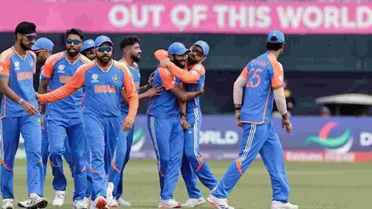 Rohit Sharma: పాక్‌తో టీ20 ప్రపంచకప్ మ్యాచ్.. మమ్మల్ని హోటల్ బయటకు వెళ్లనివ్వలేదు: రోహిత్