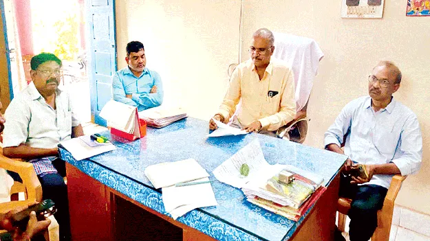   Resurvey   రీసర్వేపై నిర్లక్ష్యం వహించొద్దు