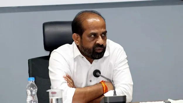 మందుల కొరత లేకుండా చూడాలి: సత్యకుమార్