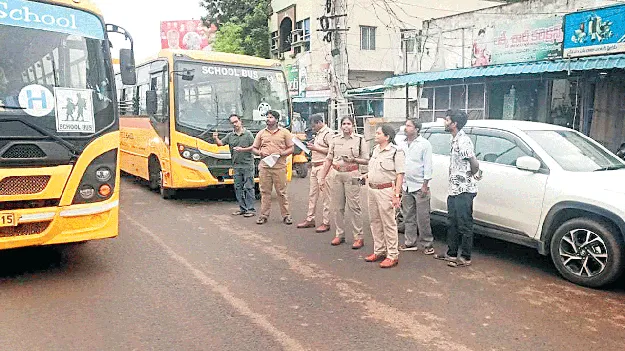 నిబంధనలు పాటించని స్కూలు బస్సులపై 34 కేసులు