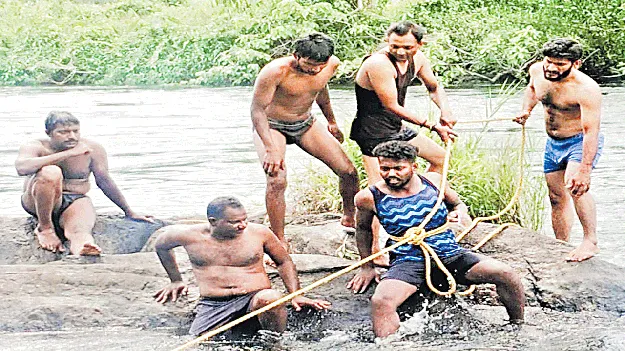 పర్యాటకానికి వచ్చి.. ప్రమాదంలో చిక్కి..