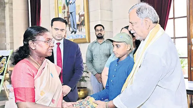 Kalamkari: ‘కలంకారీ మోహన్’కు రాష్ట్రపతి అభినందన