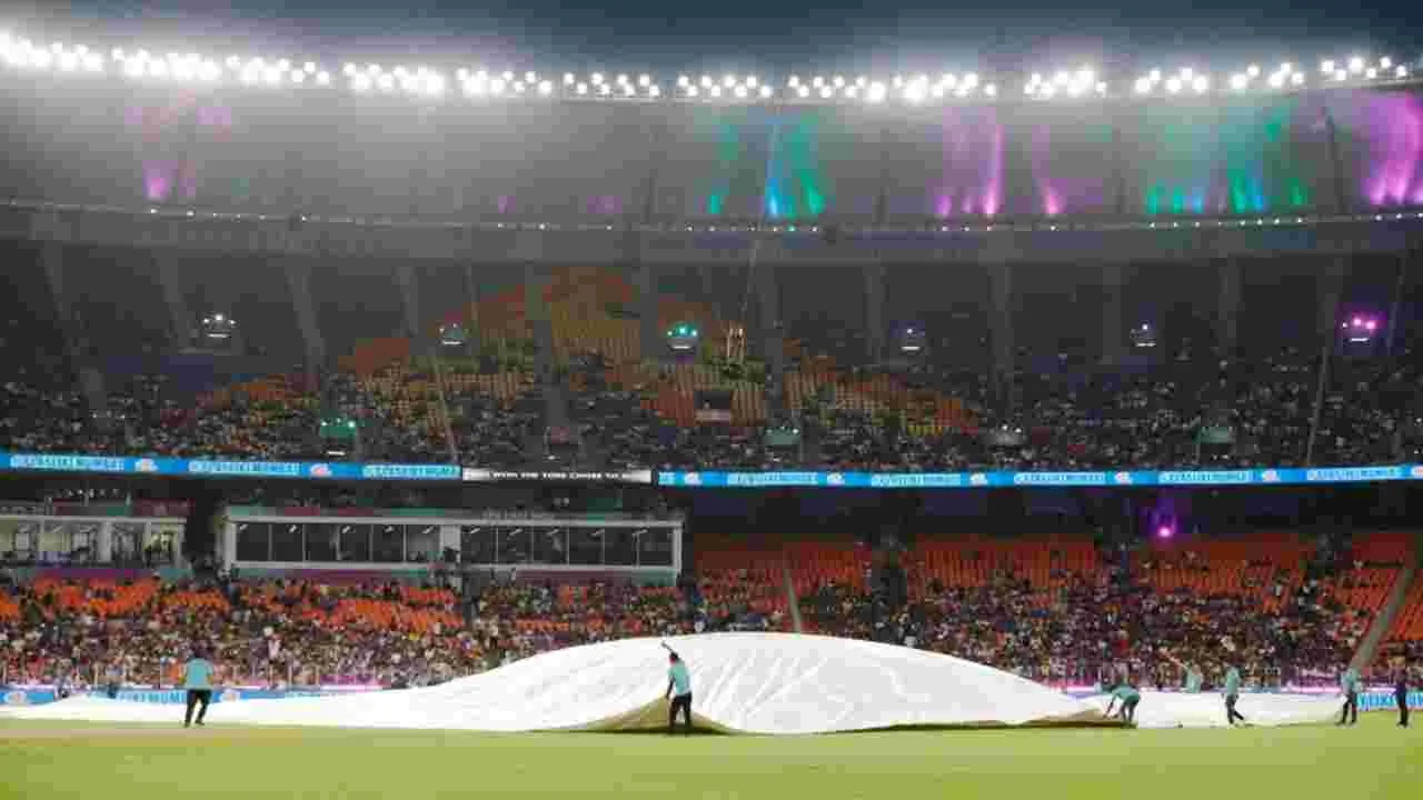 IPL 2025 MI vs PBKS: అహ్మదాబాద్‌‌లో తగ్గిన వర్షం.. మళ్లీ మొదలైతే ఏం చేస్తారు