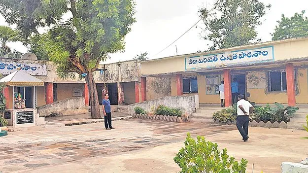 Telangana Education: అడవి శ్రీరాంపూర్‌ హైస్కూలులో మౌలిక వసతుల కల్పనకు కార్యాచరణ