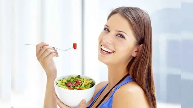 Foods For Strong Teeth: బ్రష్‌ చేస్తే సరిపోదు.. ఆరోగ్యకరమైన దంతాల కోసం ఇవీ తినాలి..
