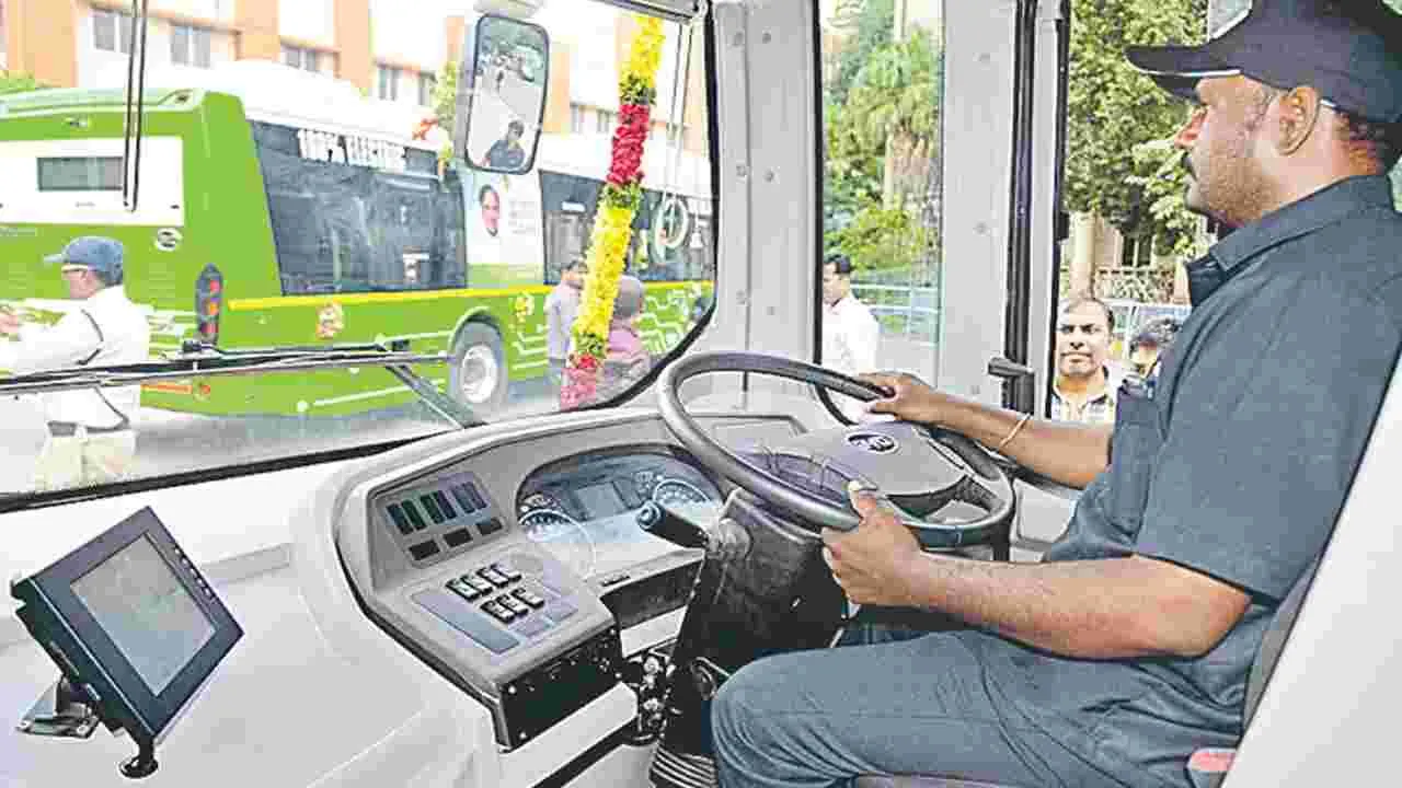 APSRTC: ఆర్టీసీలో ఖాళీ పోస్టులు భర్తీ చేయాలి