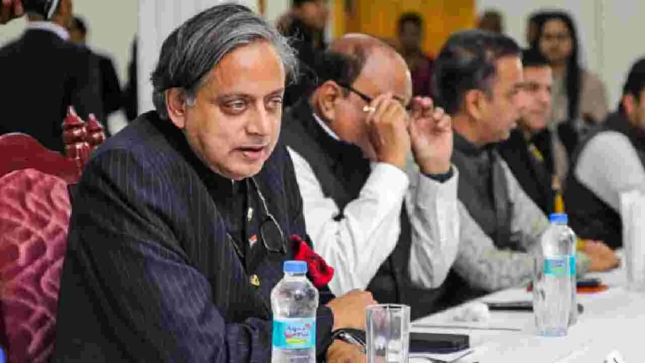 Shashi Tharoor: పాకిస్థాన్ మిత్రులు చైనాలో ఉన్నారు