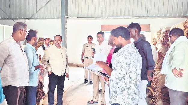 పొగాకు నిల్వలను పూర్తిస్థాయిలో కొనుగోలు చేస్తాం