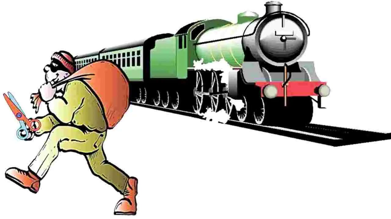 Railway: సిబ్బంది లేకుంటే గస్తీ ఎలా? 