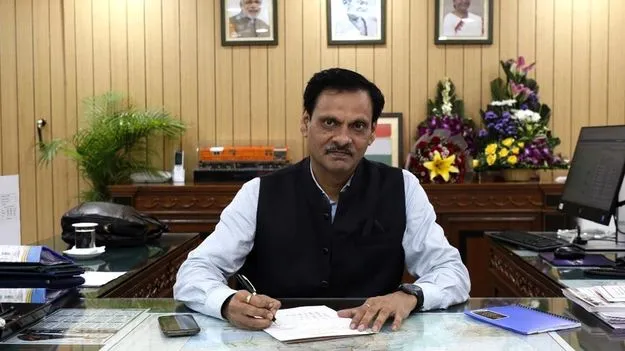 GM Sandeep Mathur: లెవల్‌ క్రాసింగ్‌ గేట్లపై దృష్టి కేంద్రీకరించాలి 