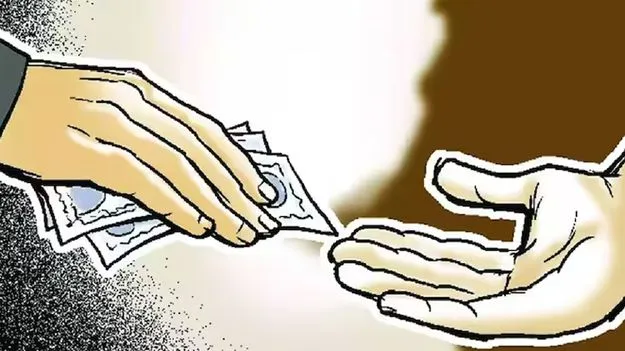 Bribe Case: లీజు అగ్రిమెంటు కోసం రూ.60 వేలు లంచం