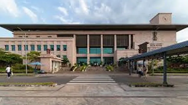 High Court:  ఐపీఎస్‌ల క్వాష్‌ పిటిషన్లపై 18లోగా కౌంటర్‌