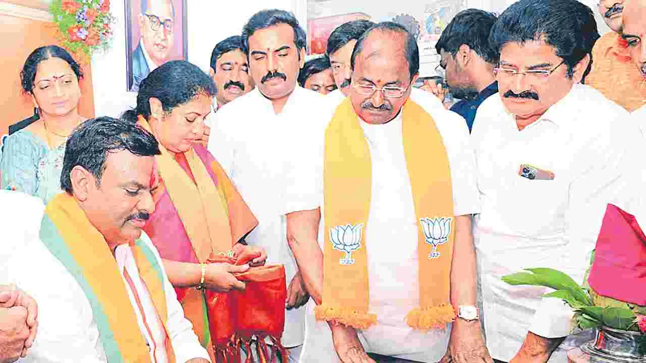 BJP Madhav: బెజవాడ లెనిన్‌ సెంటర్‌ పేరు మార్చాలి