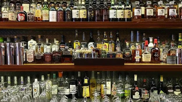 liquor scam: లిక్కర్ సొమ్ము 30 కోట్లు సీజ్