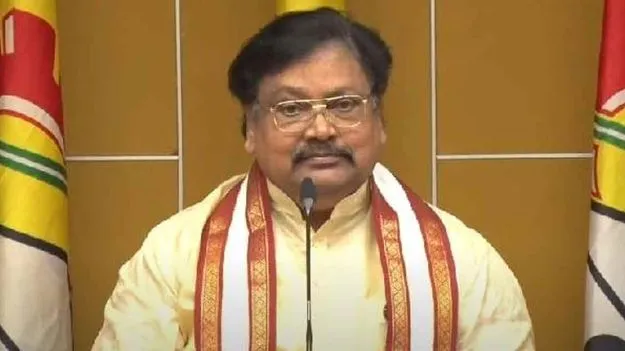 Varla Ramaiah: వెన్నుపోటుకు.. గొడ్డలి వేట్టుకు పేటెంట్ 