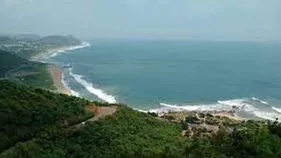 Visakhapatnam: విశాఖ తీరంలో చేపల వేటపై ఆంక్షలు.. ఎందుకంటే.. 
