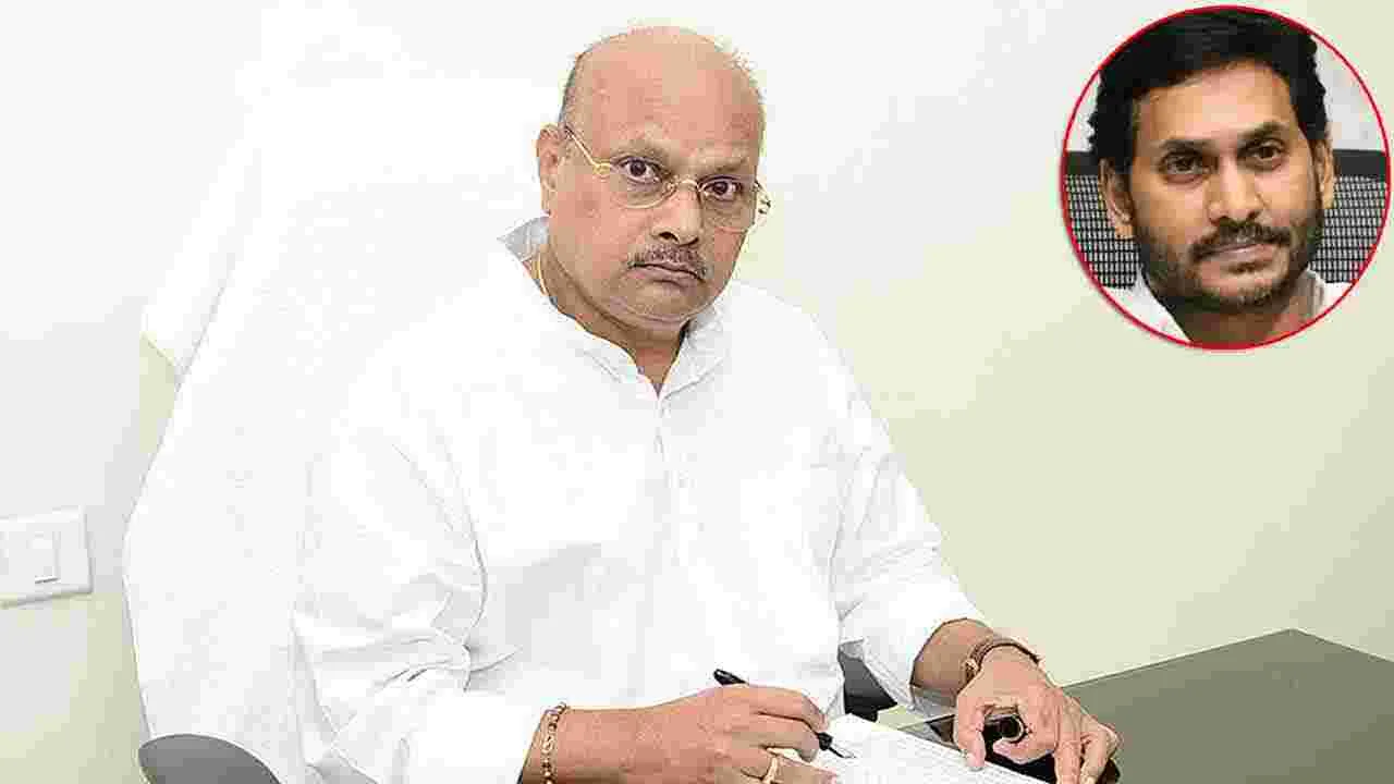 Yanamala: రెవెన్యూ రికవరీ చట్టం తెచ్చి జగన్ దోచిన రూ.3500 కోట్లు వసూలు చేయాలి: యనమల