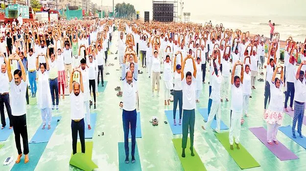 Modi in Vizag: యోగాంధ్రకు సర్వం సిద్ధం