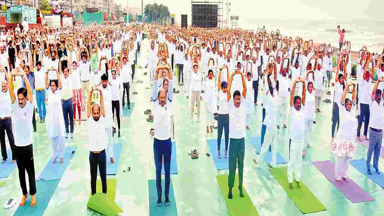 Modi in Vizag: యోగాంధ్రకు సర్వం సిద్ధం