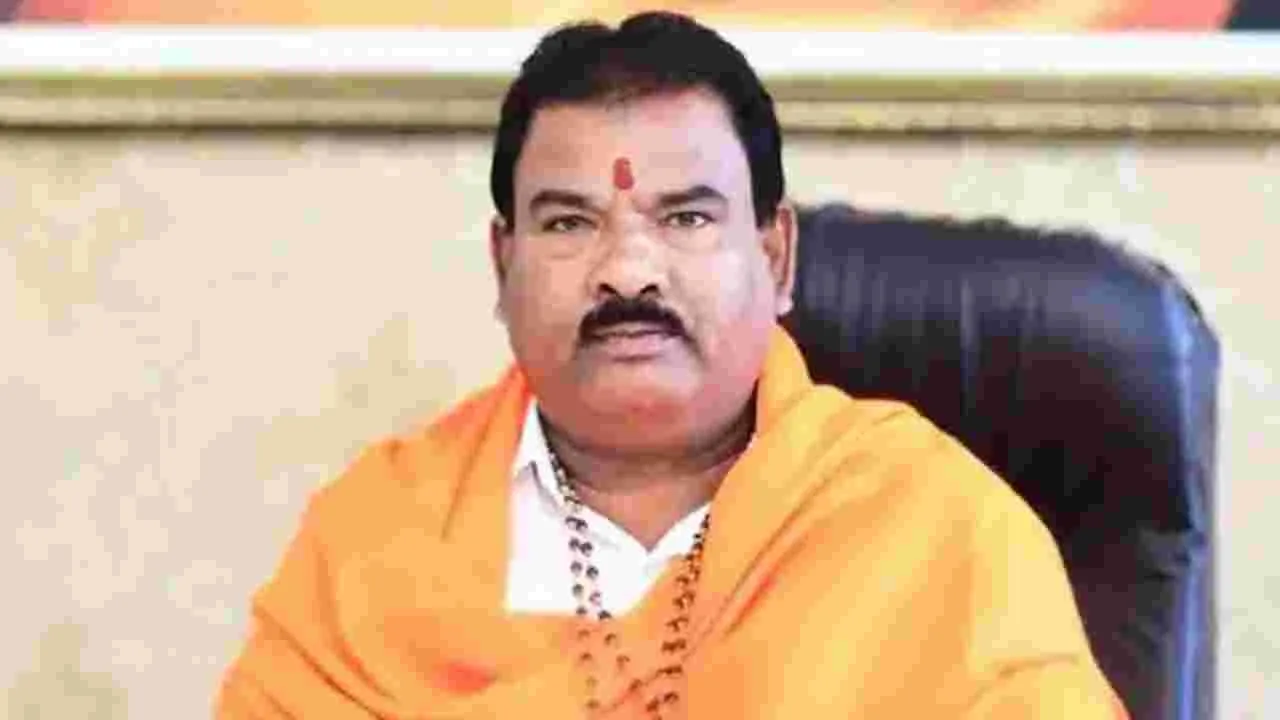 MLA Sanjay Gaikwad:దక్షిణాది వారు డ్యాన్స్‌ బార్లను నడుపుతారు