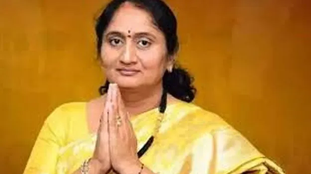 Minister Savitha:  డైట్‌ చార్జీల పెంపునకు కృషి