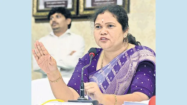 జడ్పీ చైర్‌పర్సన్‌కు షాక్‌