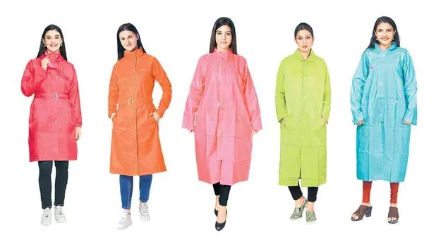 Types Of Raincoats: రక్షణనిచ్చే రెయిన్‌ కోట్స్‌