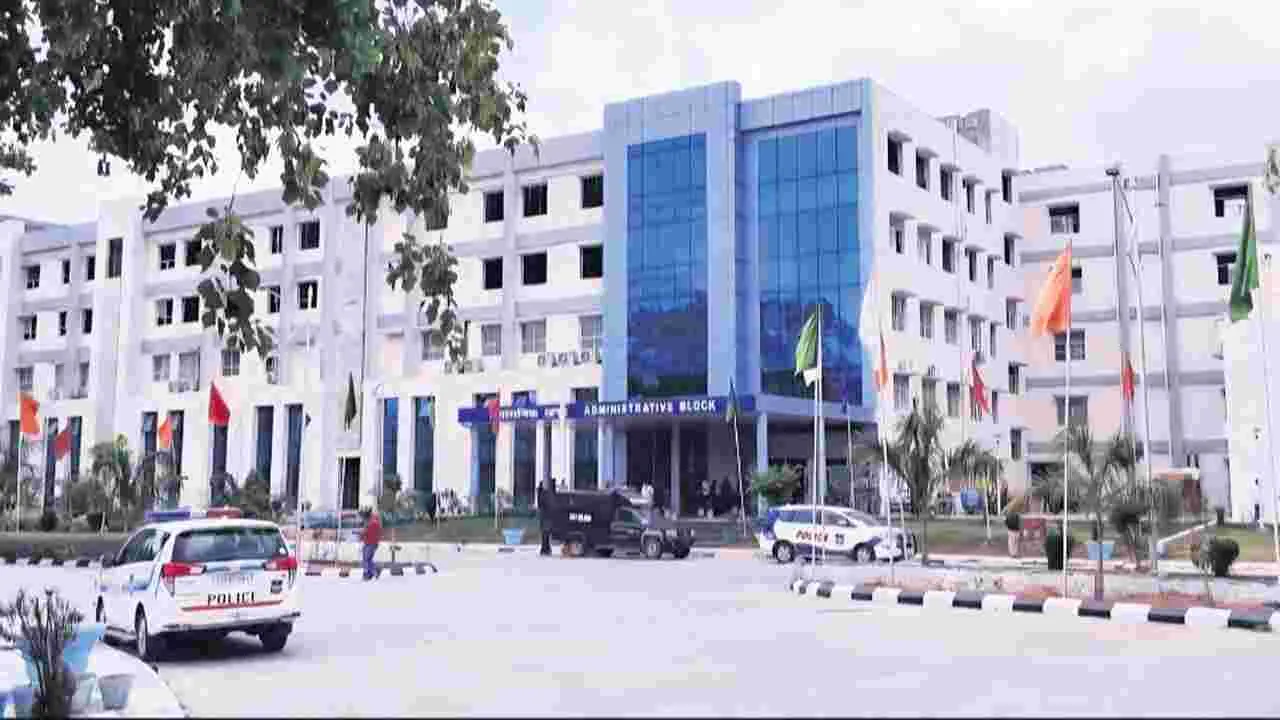 మా గోడు వినేదెవరు?