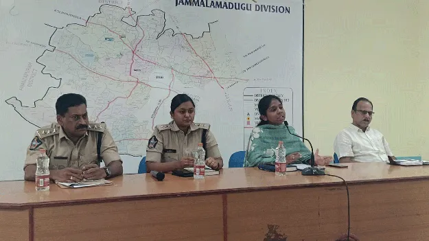 ఉత్సవాలను ప్రశాంతంగా నిర్వహించాలి