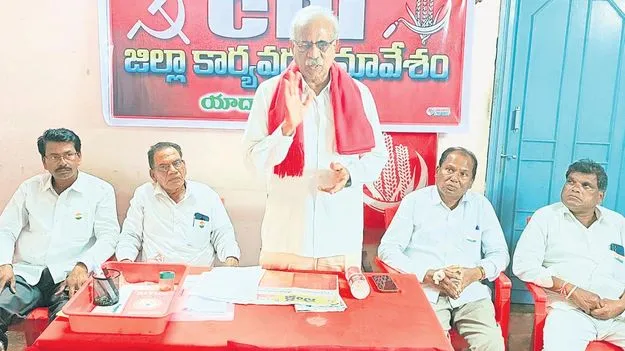 నష్టపోయిన రైతులకు పరిహారం చెల్లించాలి 