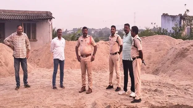 రామగుండంలో ఇసుక డంప్‌లు సీజ్‌