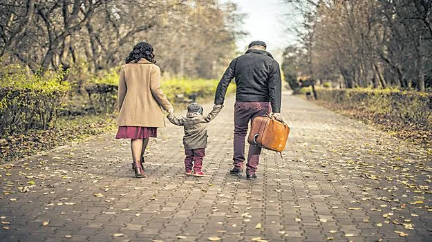 ఆలోచించండి..అమ్మా నాన్న!