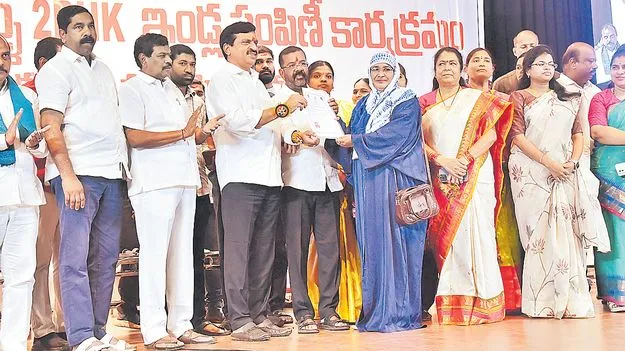 Ponguleti Srinivasa Reddy: పేదోడి కళ్లల్లో ఆనందం చూడాలి:పొంగులేటి