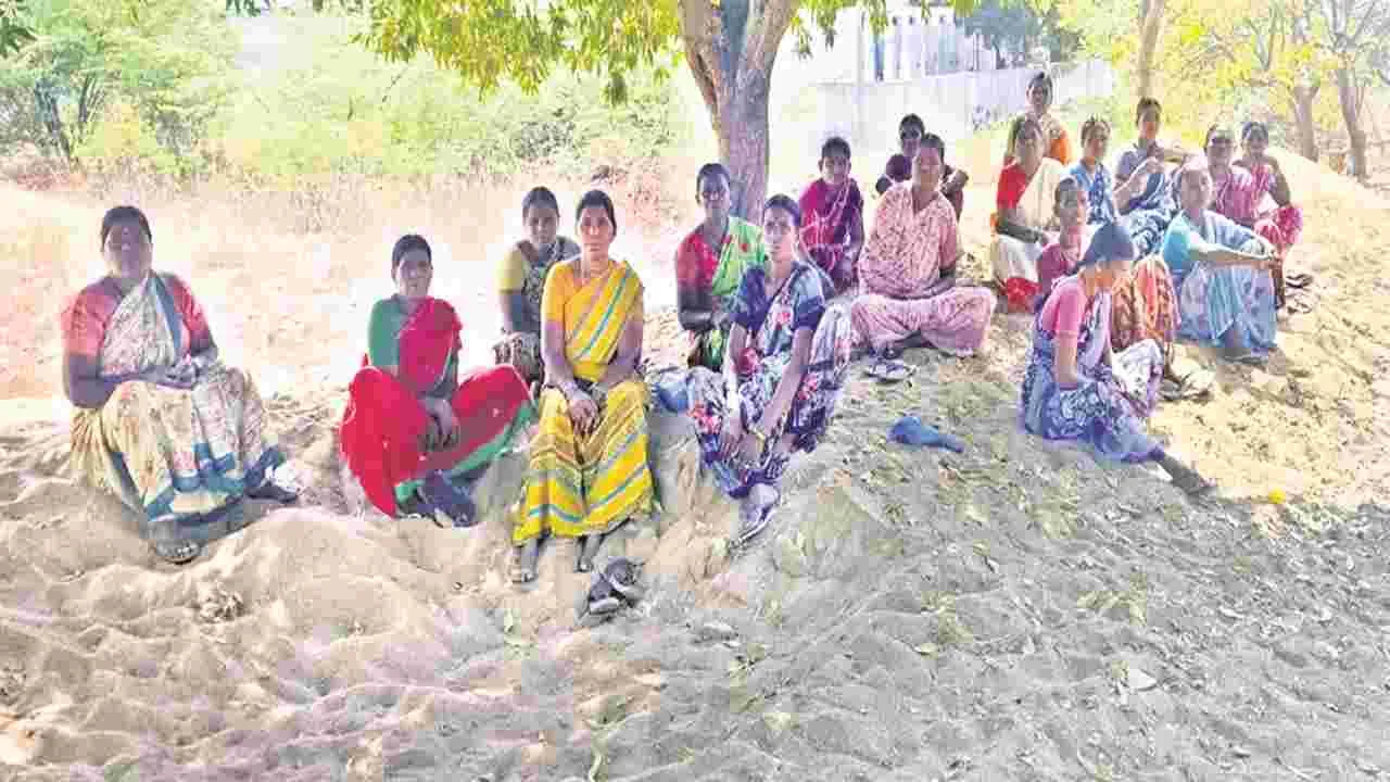 Dwakra communities : రికవరీ పట్టదా?